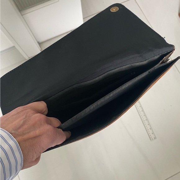 Brown leather moc-croc clutch purse - Picture 6 of 6